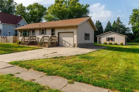 407 E Walnut St, Ogden, IA 50212