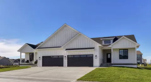 1302 NW 32nd St, Ankeny, IA 50023