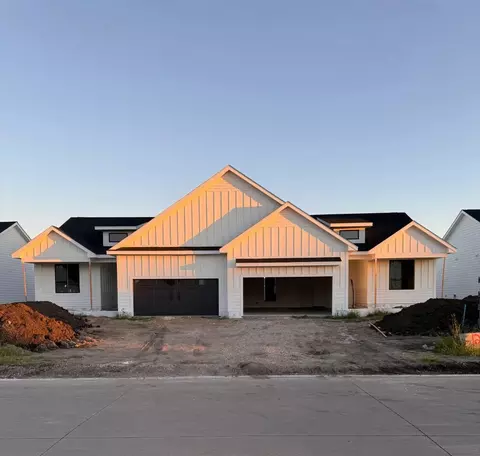 1302 NW 32nd St, Ankeny, IA 50023
