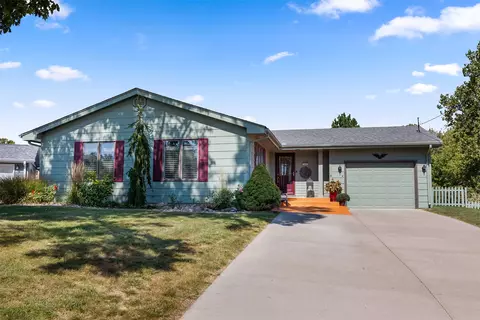 404 Booth St, Polk City, IA 50226