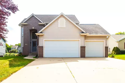1109 NW Gabus Cir, Grimes, IA 50111