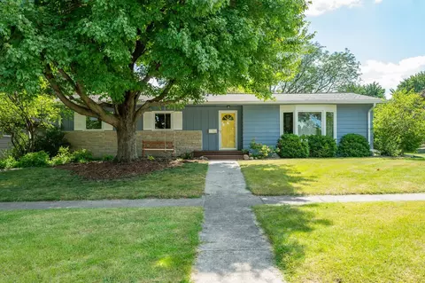 132 24th St, Ames, IA 50010