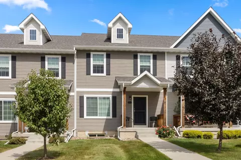 2616 Lexington Dr, Norwalk, IA 50211