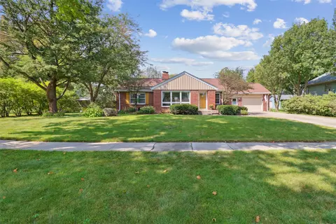515 NE Maple Ave, Earlham, IA 50072