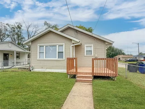 2028 Searle St, Des Moines, IA 50317