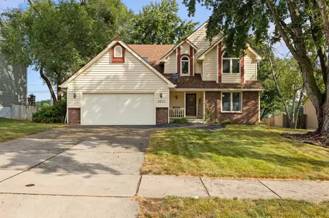 9807 Iltis Dr, Urbandale, IA 50322