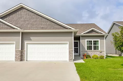 812 Pinehurst Way, Polk City, IA 50226