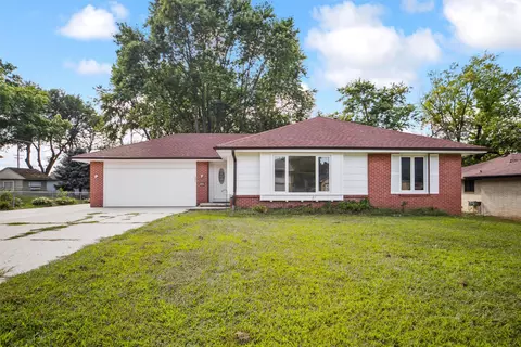 1006 22nd St, West Des Moines, IA 50265
