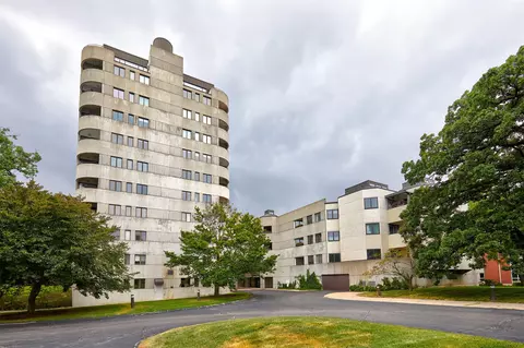 3920 Grand Ave #2TW, Des Moines, IA 50312