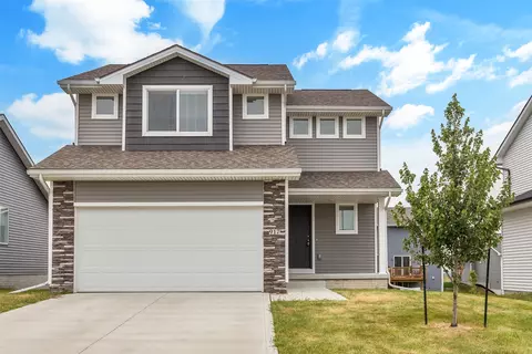 917 Knoll Dr, Norwalk, IA 50211