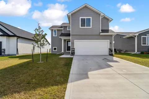 421 Fireside Dr NW, Bondurant, IA 50035