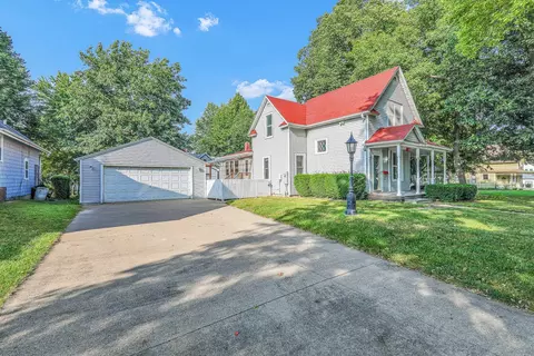 400 Washington St, Pella, IA 50219