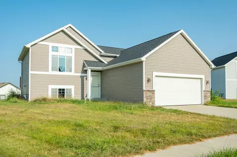 3209 Birch St SW, Bondurant, IA 50035