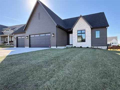6112 NE Oak Dr, Ankeny, IA 50021