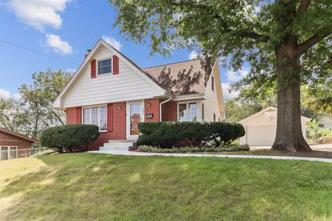 2526 Glennor Rd, Des Moines, IA 50310