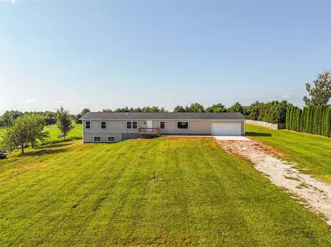 11783 NE 44th Ave, Mitchellville, IA 50169