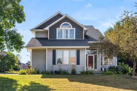 2112 NW 148th St, Clive, IA 50325
