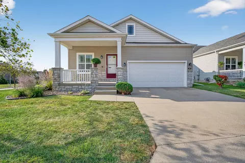 9010 Aster Dr, West Des Moines, IA 50266