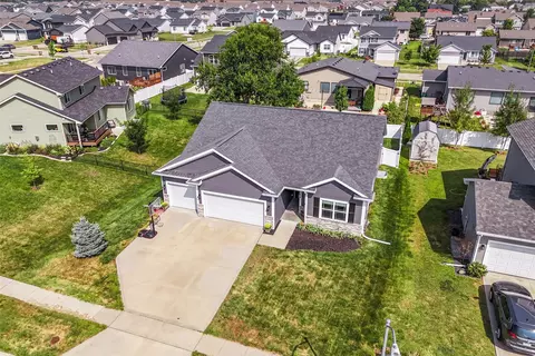 420 Eva Point Dr SW, Bondurant, IA 50035