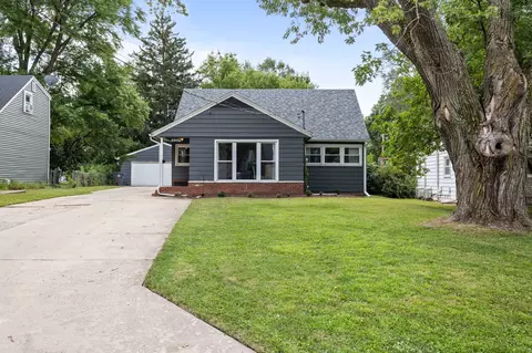 1502 Linden Ln, Des Moines, IA 50315