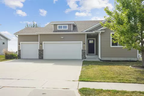 2626 3rd Ave SW, Altoona, IA 50009
