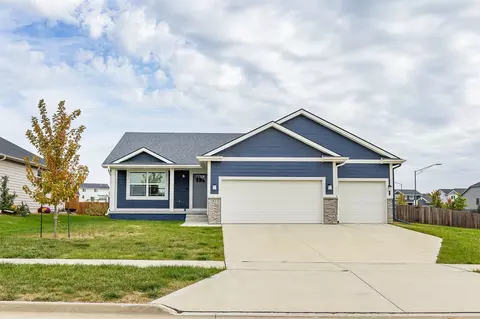 2815 SE Bluestem Dr, Waukee, IA 50263