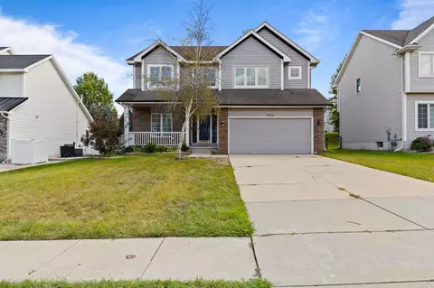 8304 Talbot Pl, Johnston, IA 50131