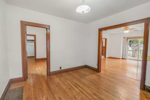 805 5th St, Sully, IA 50251