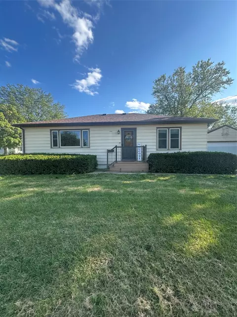 130 E Shaw St, Osceola, IA 50213