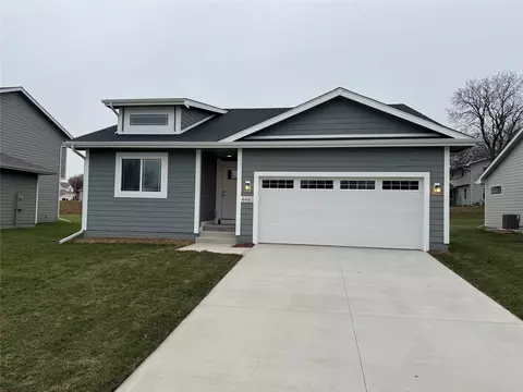 4440 SW 23rd St, Des Moines, IA 50321