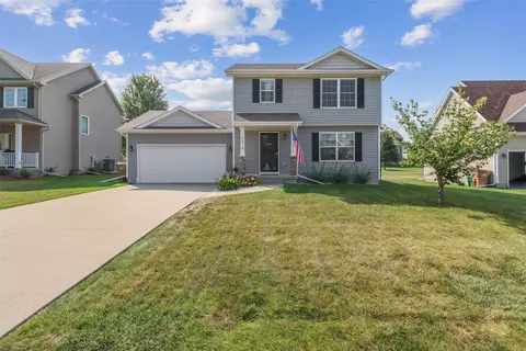 10418 Stonebridge Dr, Johnston, IA 50131