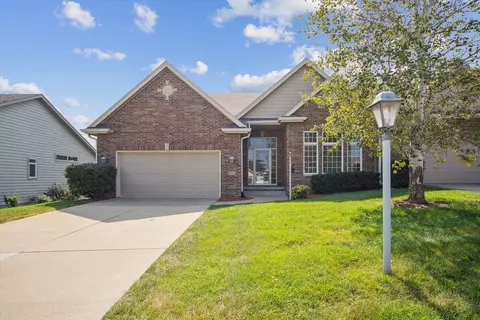 15142 Clearview Ln, Urbandale, IA 50323