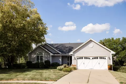 4917 Westbrooke Pl, West Des Moines, IA 50266