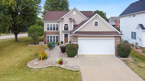 15859 Hawthorn Dr, Clive, IA 50325