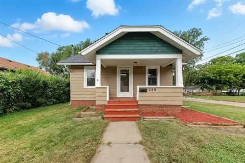 229 E 13th St N, Newton, IA 50208