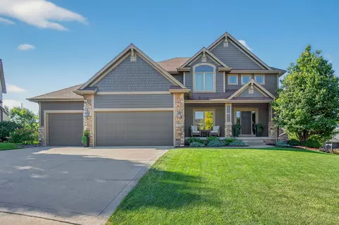14308 Hickory Dr, Urbandale, IA 50323