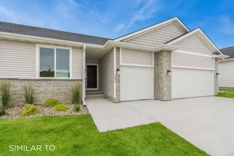 5702 NE Creek Ridge Dr, Ankeny, IA 50021