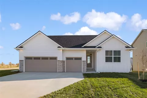 1435 NW Steven St, Waukee, IA 50263