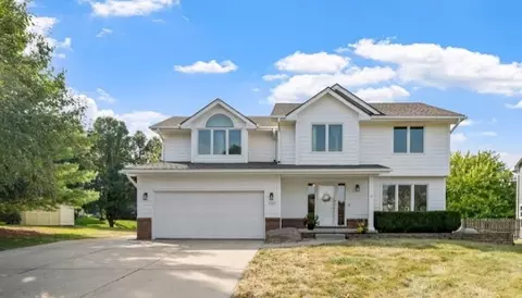 2104 NW 145th St, Clive, IA 50325