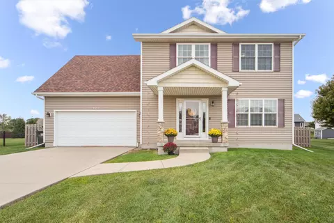 2403 White Oak Ln, Granger, IA 50109