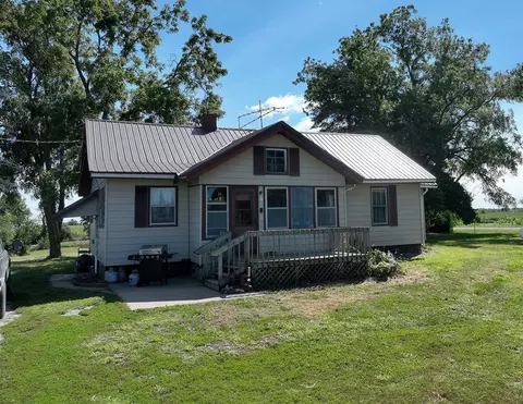 20421 520th St, Chariton, IA 50049