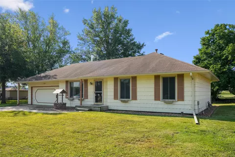 1406 W Jackson St, Knoxville, IA 50138