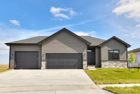 320 13th St NW, Bondurant, IA 50035