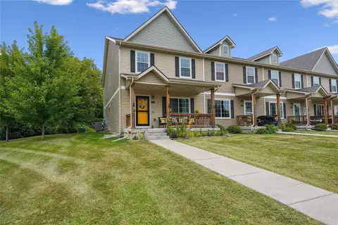 2640 Lexington Dr, Norwalk, IA 50211