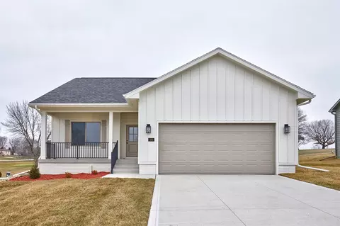 105 Golf View Dr, Osceola, IA 50213
