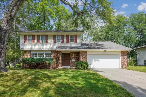 3707 Valdez Dr, Des Moines, IA 50310