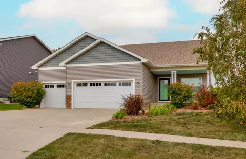 9641 Valley Pkwy, Johnston, IA 50131