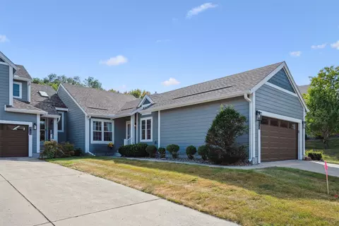 8112 Cobblestone Rd, Urbandale, IA 50322