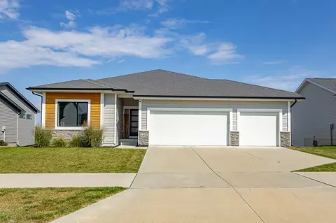 1929 Southbridge Dr, Adel, IA 50003