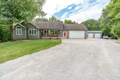 30421 Pueblo Ct, Adel, IA 50003